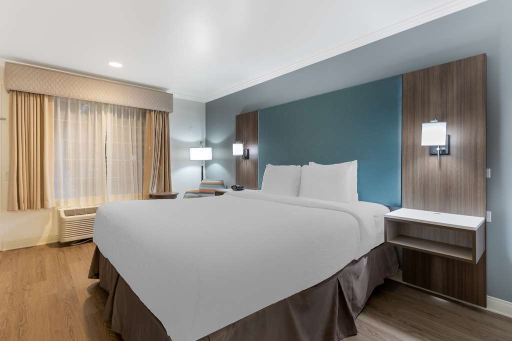 Best Western Plus Riviera - photo 6