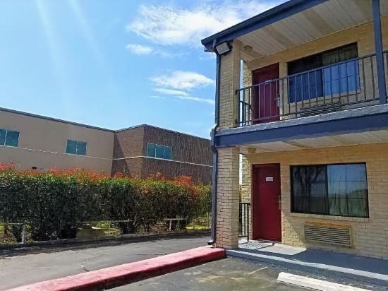 Executive Inn Pasadena - photo 2