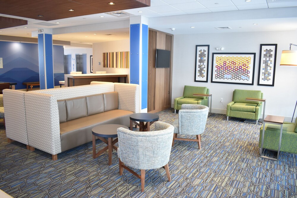 Holiday Inn Express & Suites Boston South Randolph by IHG - photo 47