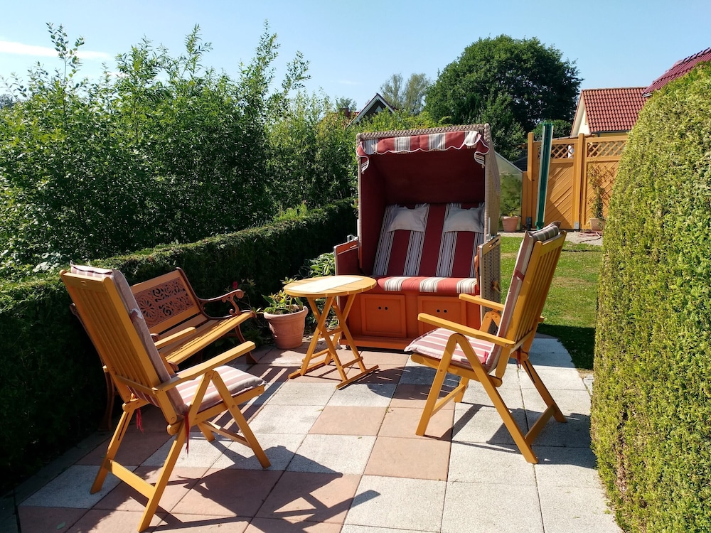 Apartment in Kuhlungsborn Near Sandy Beach — 4-Star Luxury Hotel in Ostseebad Kuehlungsborn, Germany
