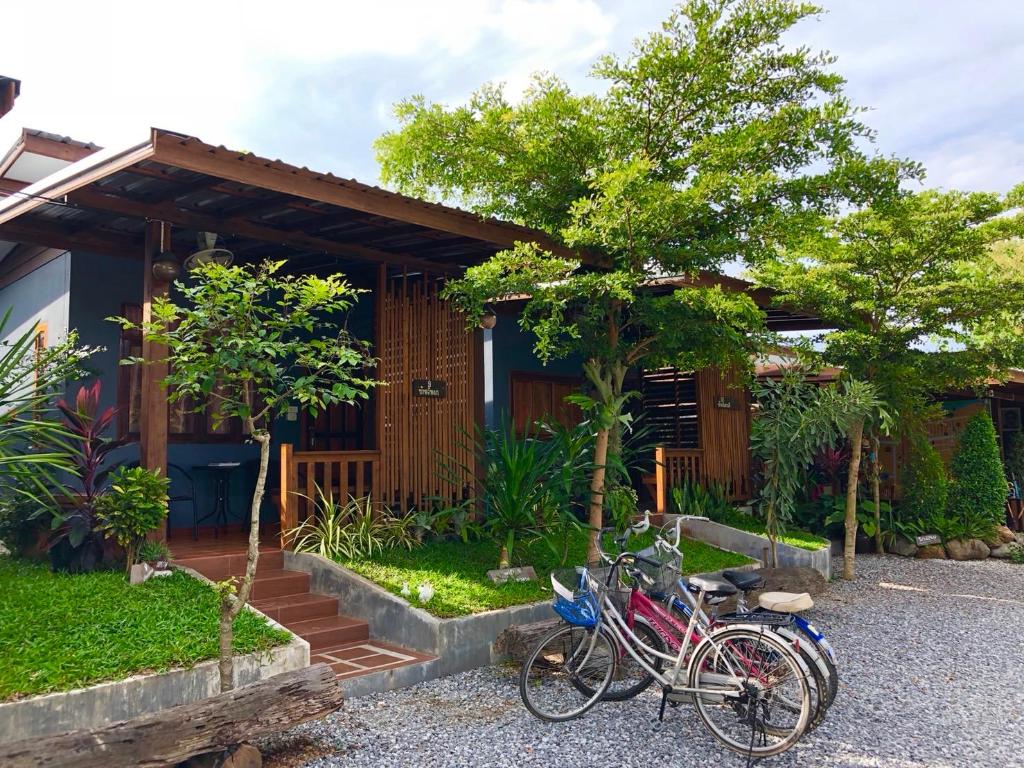 JJ @Chiangkhan in Chiang Khan, Thailand