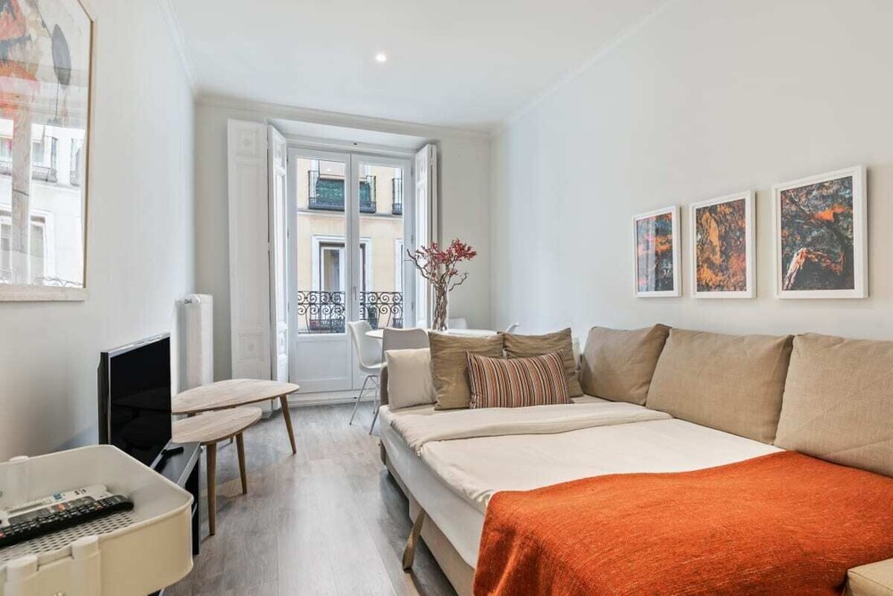 Waou Chueca I Alquiler Corta Duración — 4-Star Luxury Hotel in Madrid, Spain