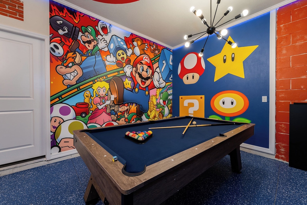 Captivating New 7BR Home by Disney w Games Pool — 4-Star Luxury Hotel in Davenport, United States