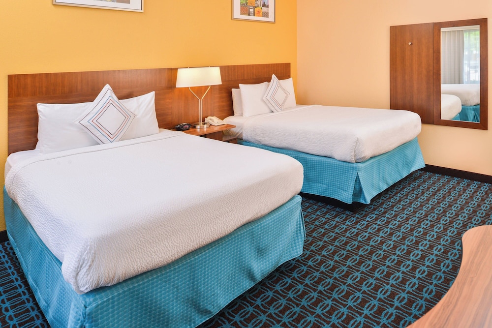 Fairfield Inn & Suites By Marriott Beaumont - photo 18