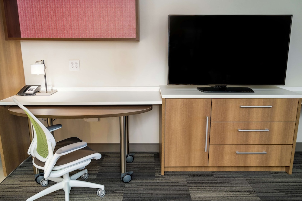 Home2 Suites by Hilton San Antonio at the Rim - photo 13