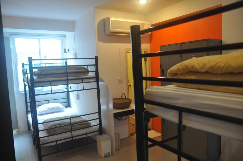 Check Inn Hostel @ Phromphong