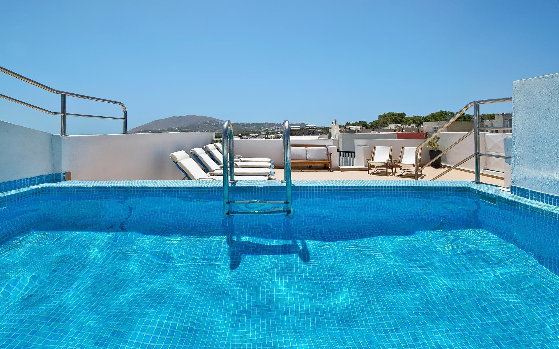 Summer Time - carbon neutral hotel in Fira