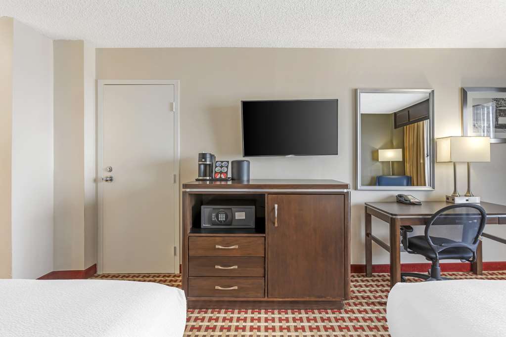 Best Western Plus Grosvenor Airport Hotel - photo 22