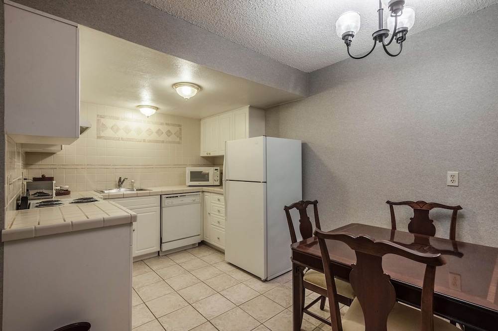 SureStay Hotel by Best Western SeaTac Airport North - photo 29