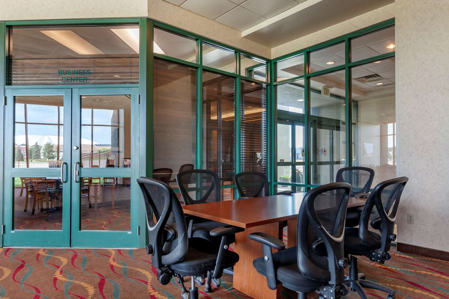 Clarion Suites Central - photo 22
