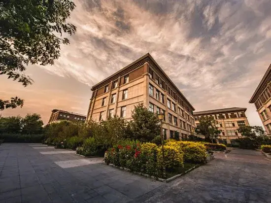 Fisher Island Holiday Hotel — 4-Star Luxury Hotel in Qinhuangdao, People's Republic of China