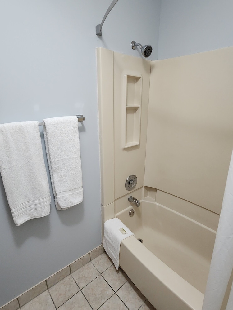 WestSpring Inn - photo 3