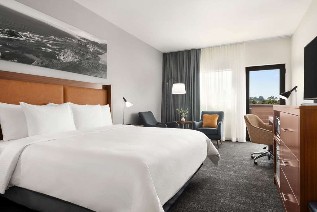 La Quinta Inn & Suites by Wyndham San Luis Obispo Downtown - photo 21
