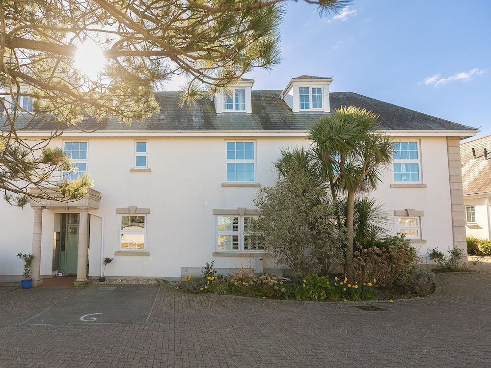 Sand Dunes 6 The Manor — 4-Star Luxury Hotel in St Ives, United Kingdom
