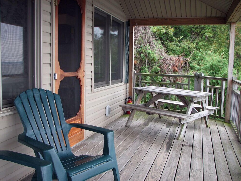 West Winds Motel & Cottages - photo 36