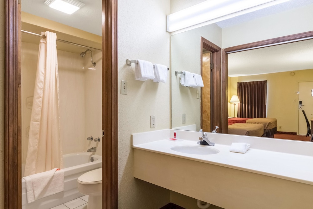 Quality Inn Fayetteville - photo 16