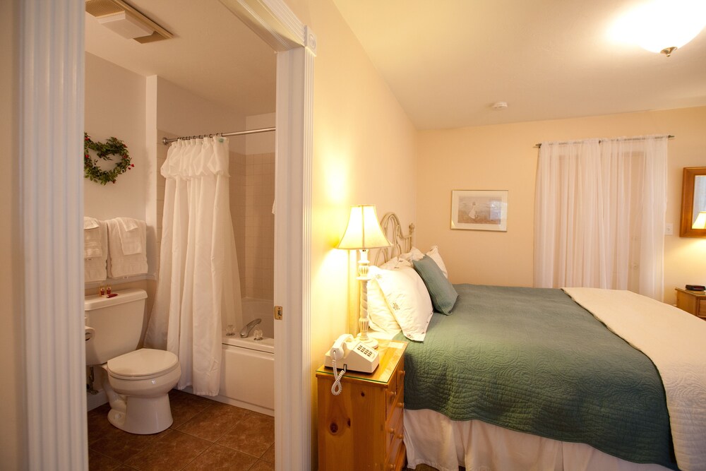 Cedar Court Inn - photo 15