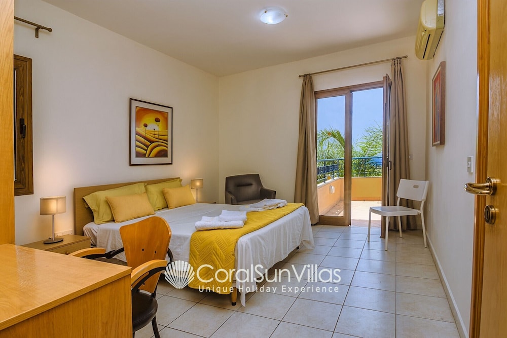 Exceptional Large Villa Private Heated Pool Complete Privacy Prime Location