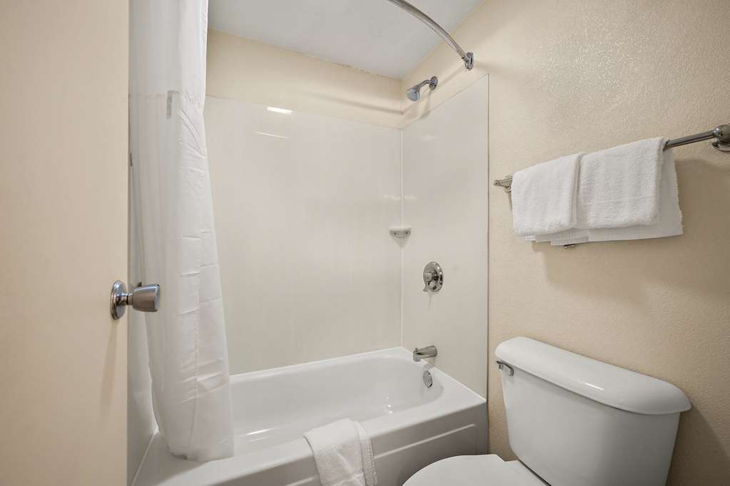 Suburban Studios Peoria - photo 17