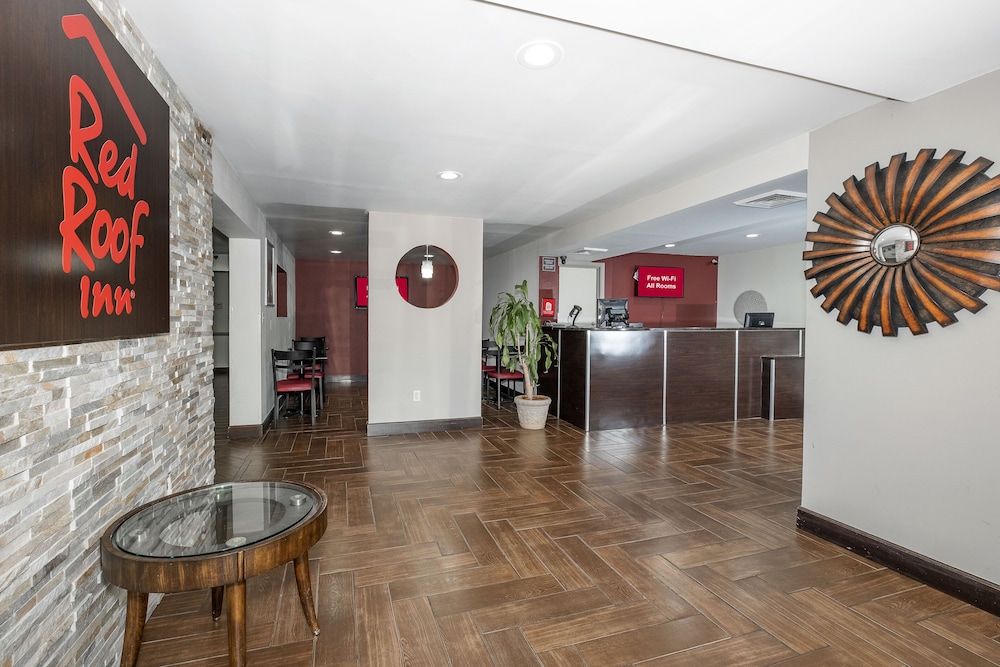 Red Roof Inn Raleigh North Crabtree Mall PNC Arena - photo 5