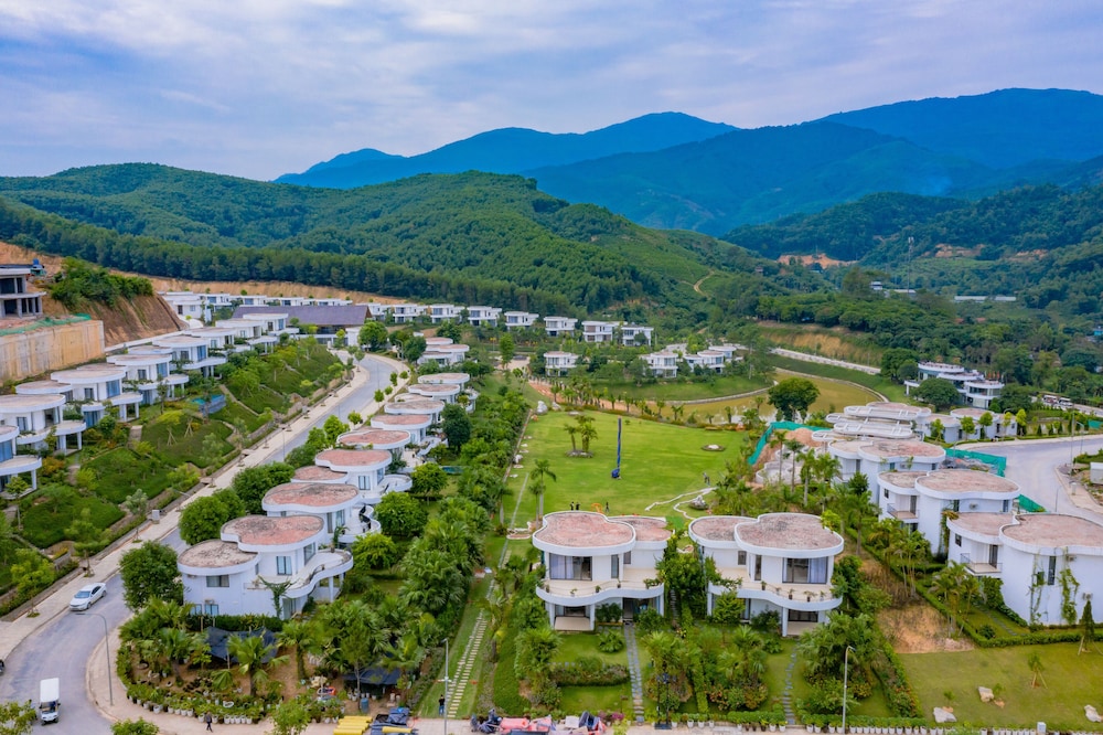 Ivory Villas Resort — Luong Son