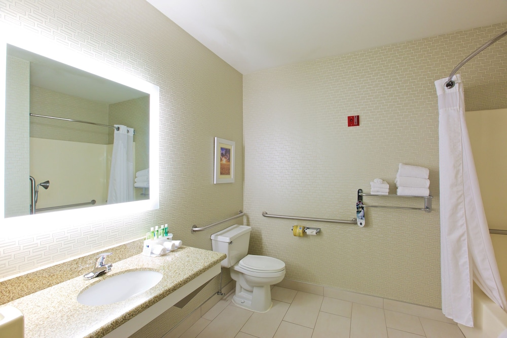 Holiday Inn Express Fargo West Acres by IHG - photo 6