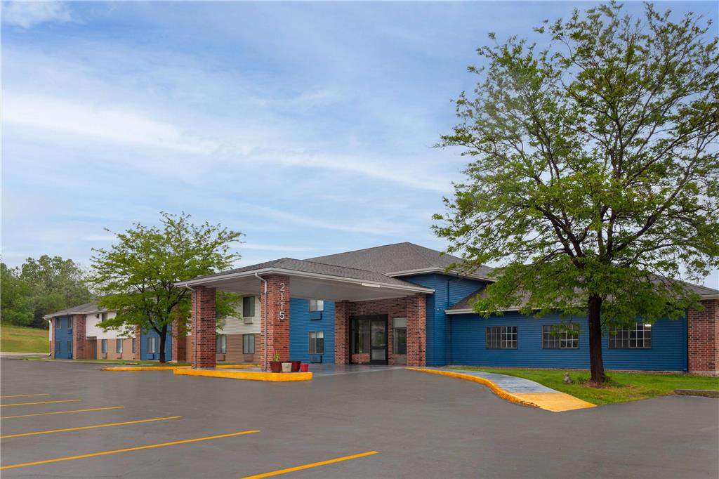 AmericInn by Wyndham Reedsburg - photo 2