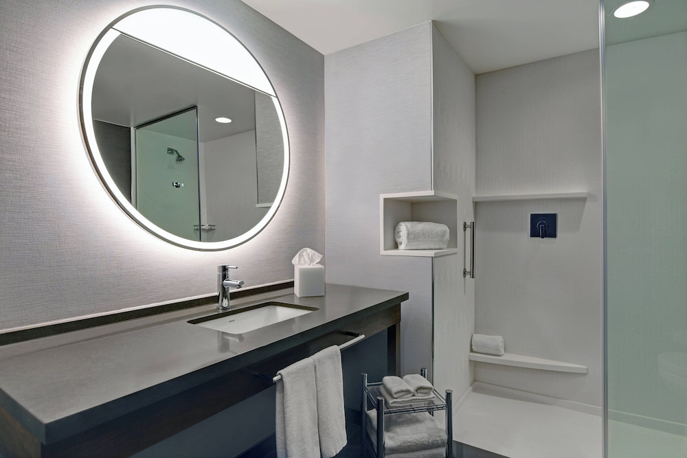 Courtyard by Marriott Manhattan Aggieville - photo 19