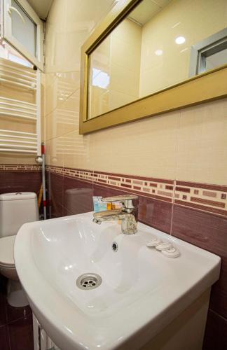 Cozy Studio Apartment In the Center By Wehost