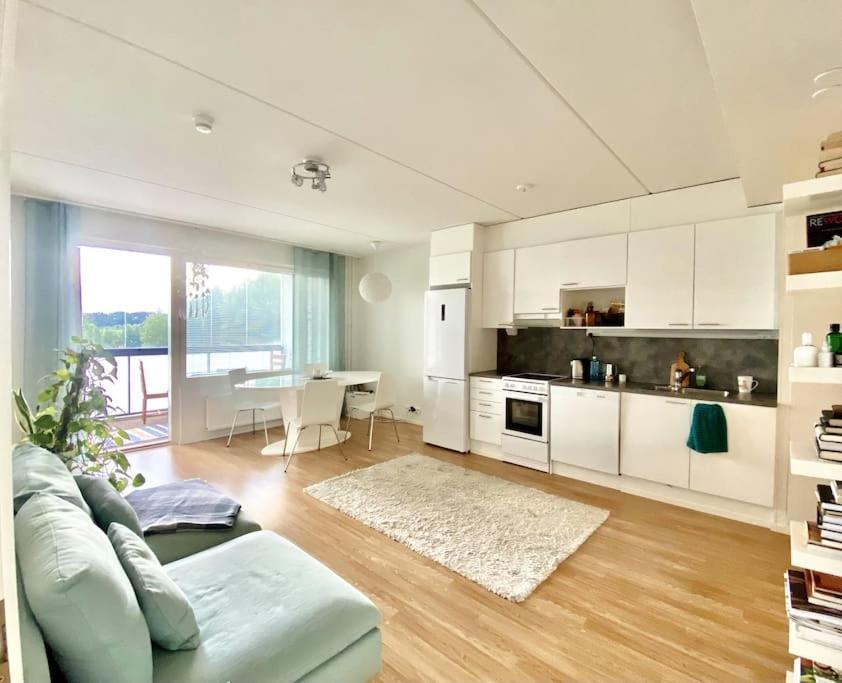 Uusi saunallinen kolmio järvinäkymällä — 4-Star Luxury Hotel in Lahti, Finland
