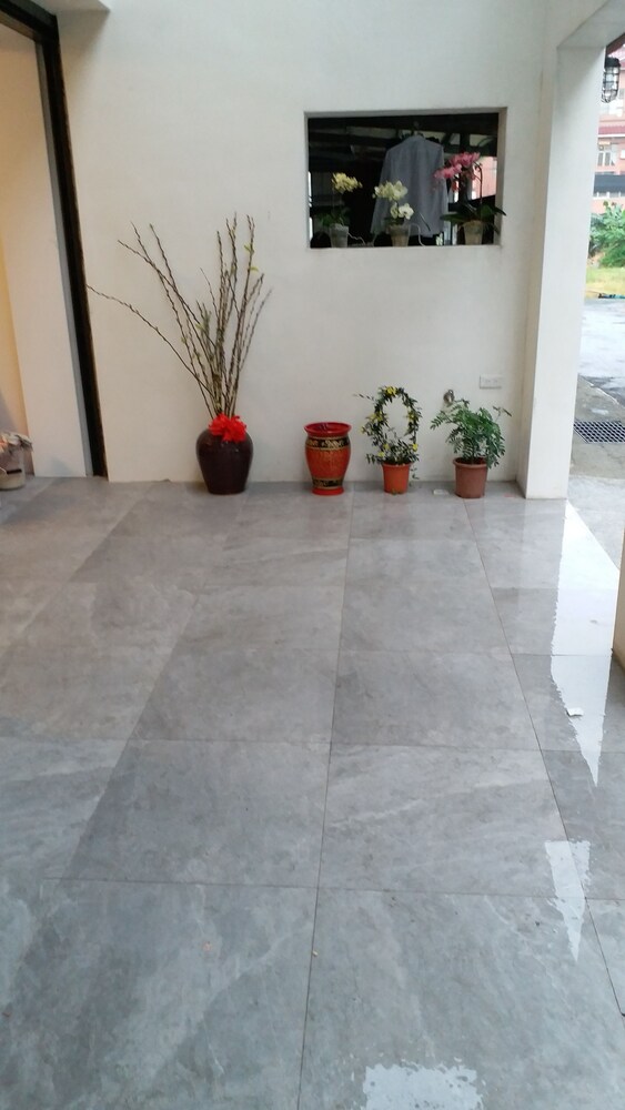 Rich Stay in Unknown City, Republic of China Taiwan