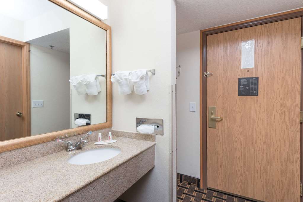 Baymont by Wyndham Osage Beach - photo 7