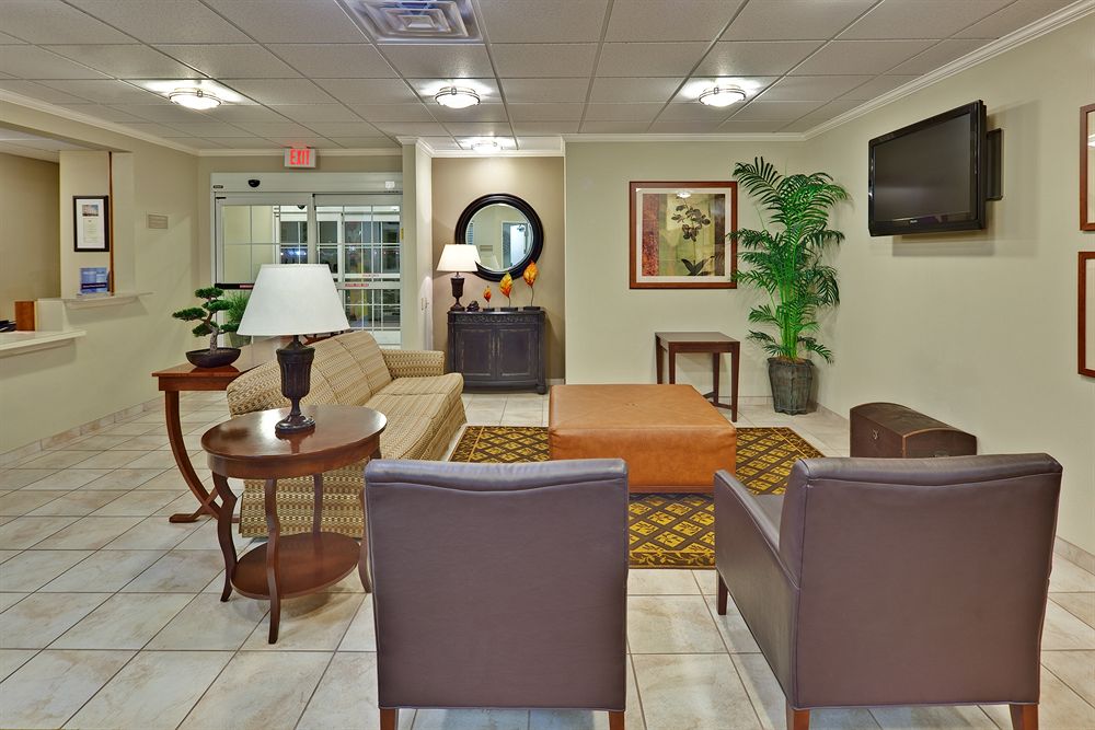 Candlewood Suites Memphis - photo 2