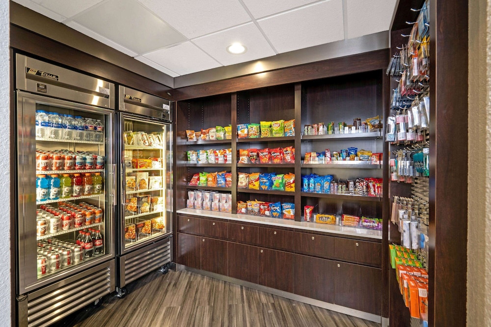 La Quinta Inn & Suites by Wyndham Houston West Park 10 - photo 21