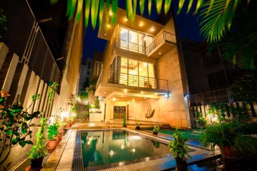 Seven sands I Victoria I 3BHK pool Villa — 4-Star Luxury Hotel in Lonavla, India