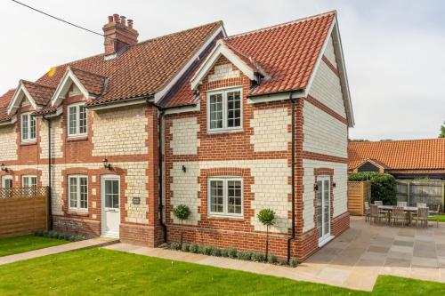 2 Hall Lane Cottages - last minute hotel in Unknown City