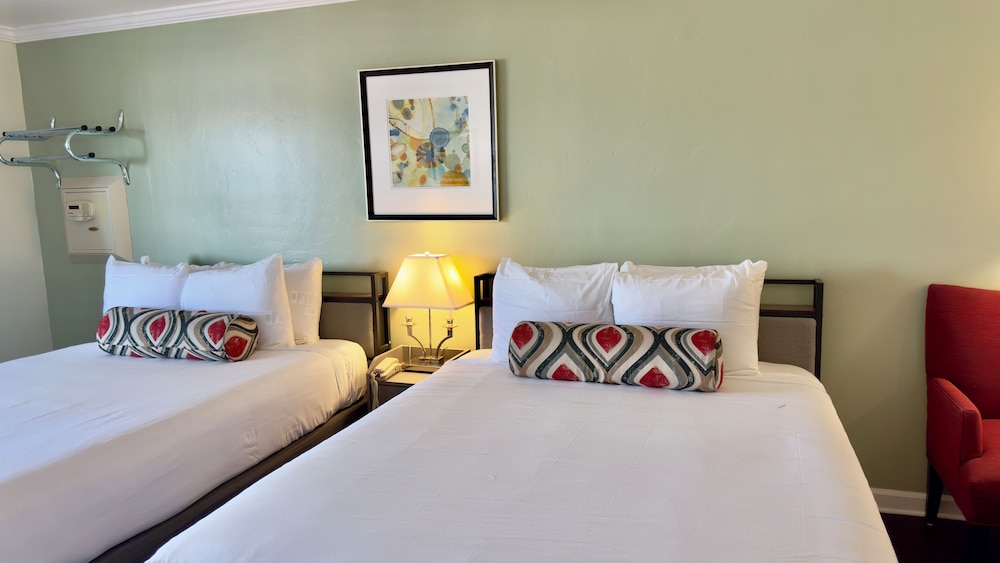 Marina Village Inn - photo 8