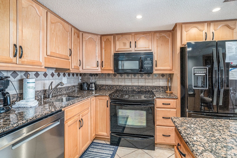 0611 Waters Edge Resort 2 Bedroom Condo by RedAwning - photo 8