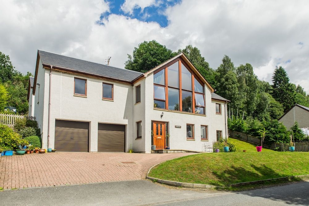 Tigh Geal Boutique Bed & Breakfast — 4-Star Luxury Hotel in Pitlochry, United Kingdom