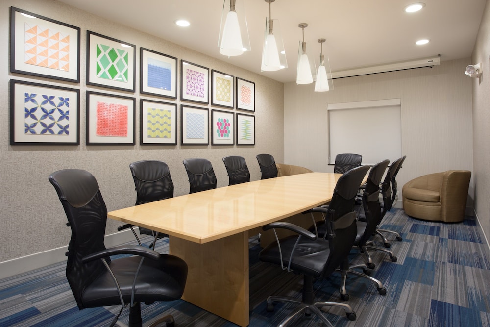 Holiday Inn Express & Suites Amarillo by IHG - photo 38