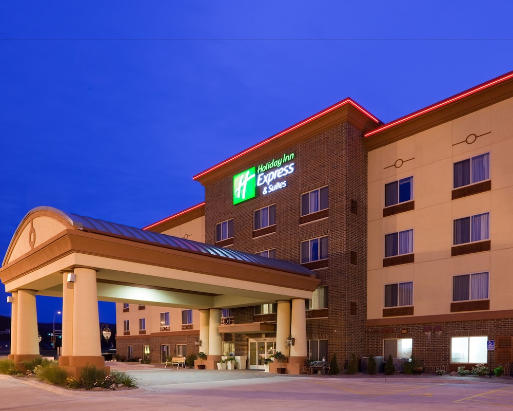 Holiday Inn Express & Suites Winona by IHG - photo 28