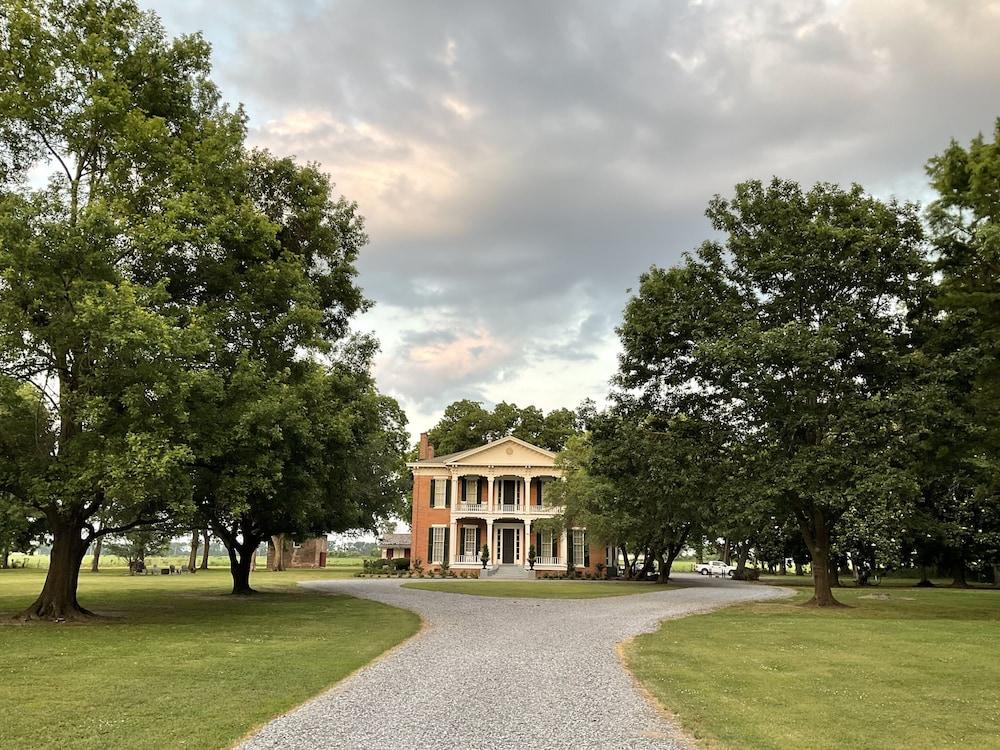 The Belmont 1857 - photo 2