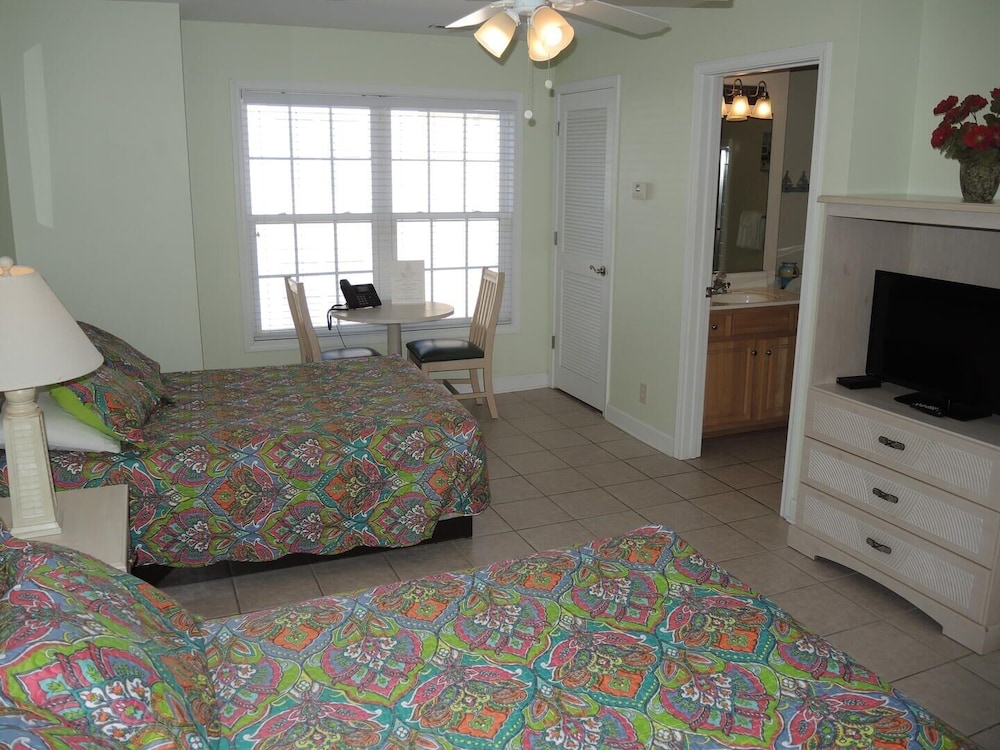 Golf Resort Villa 2607 with Family Friendly Outdoor Pools Onsite by RedAwning - photo 6