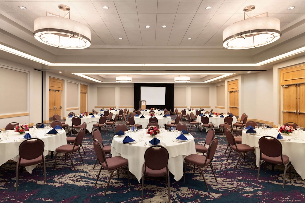 Embassy Suites by Hilton San Luis Obispo - photo 40