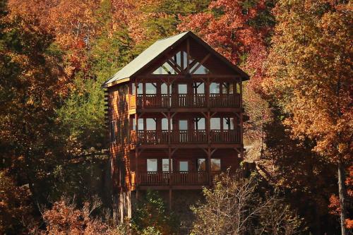 His Amazing Grace by Eden Crest — 4-Star Luxury Hotel in Sevierville, United States