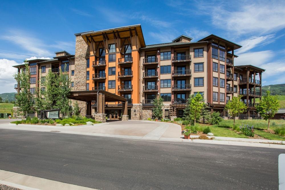 Trailhead Lodge — 4-Star Luxury Hotel in Steamboat Springs, United States