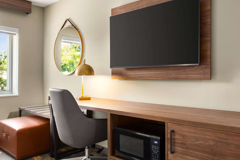 La Quinta Inn by Wyndham Columbia NE Fort Jackson - photo 27