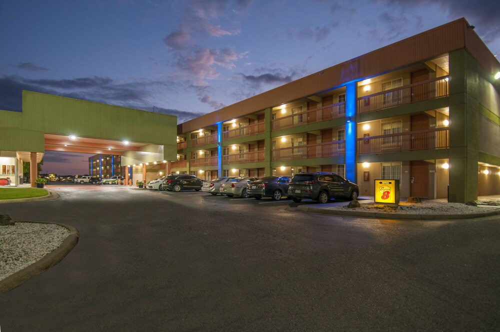 Super 8 by Wyndham Little Rock Otter Creek - photo 24