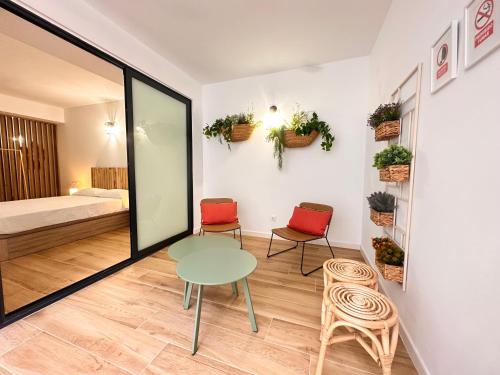 Valencia Suites Ayora — Valencia