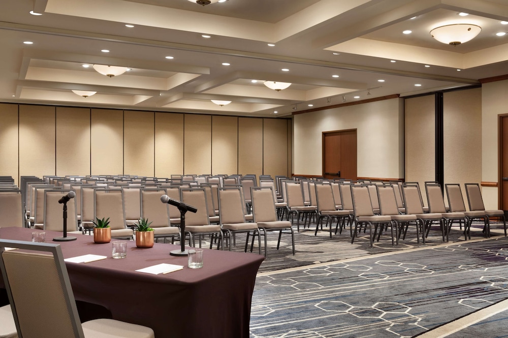 DoubleTree by Hilton Minneapolis Park Place - photo 55